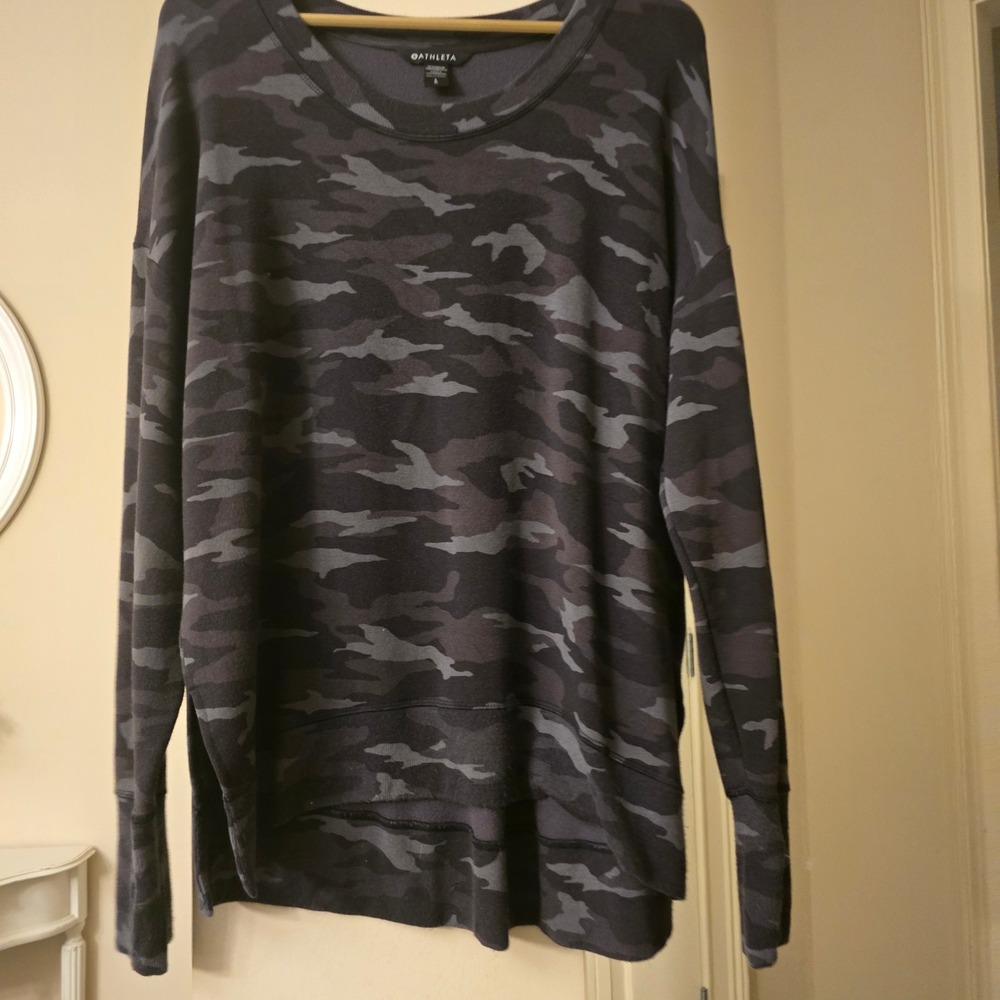Athleta Camo French Terry Pullover Sweatshirt Thumbholes Women's Size L